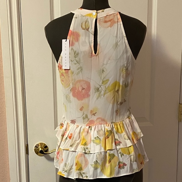 Floral ruffle tank - Picture 3 of 3